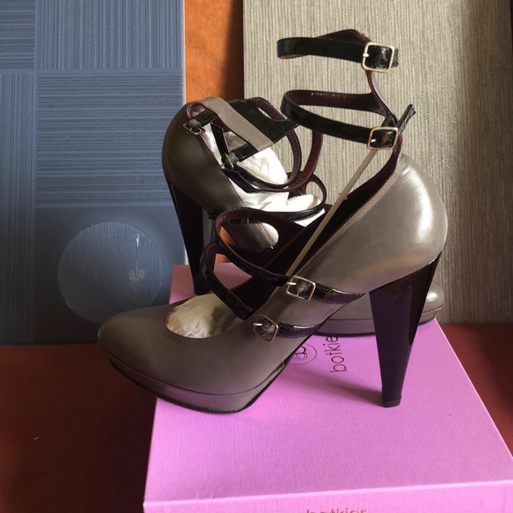 Shoes - Picture 2 of 3